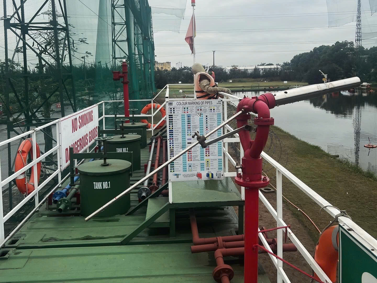 HUẤN LUYỆN AN TOÀN SINH MẠNG VÀ TRÁCH NHIỆM XÃ HỘI